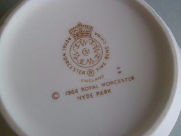 Royal Worcester HYDE PARK Suppentasse 1966