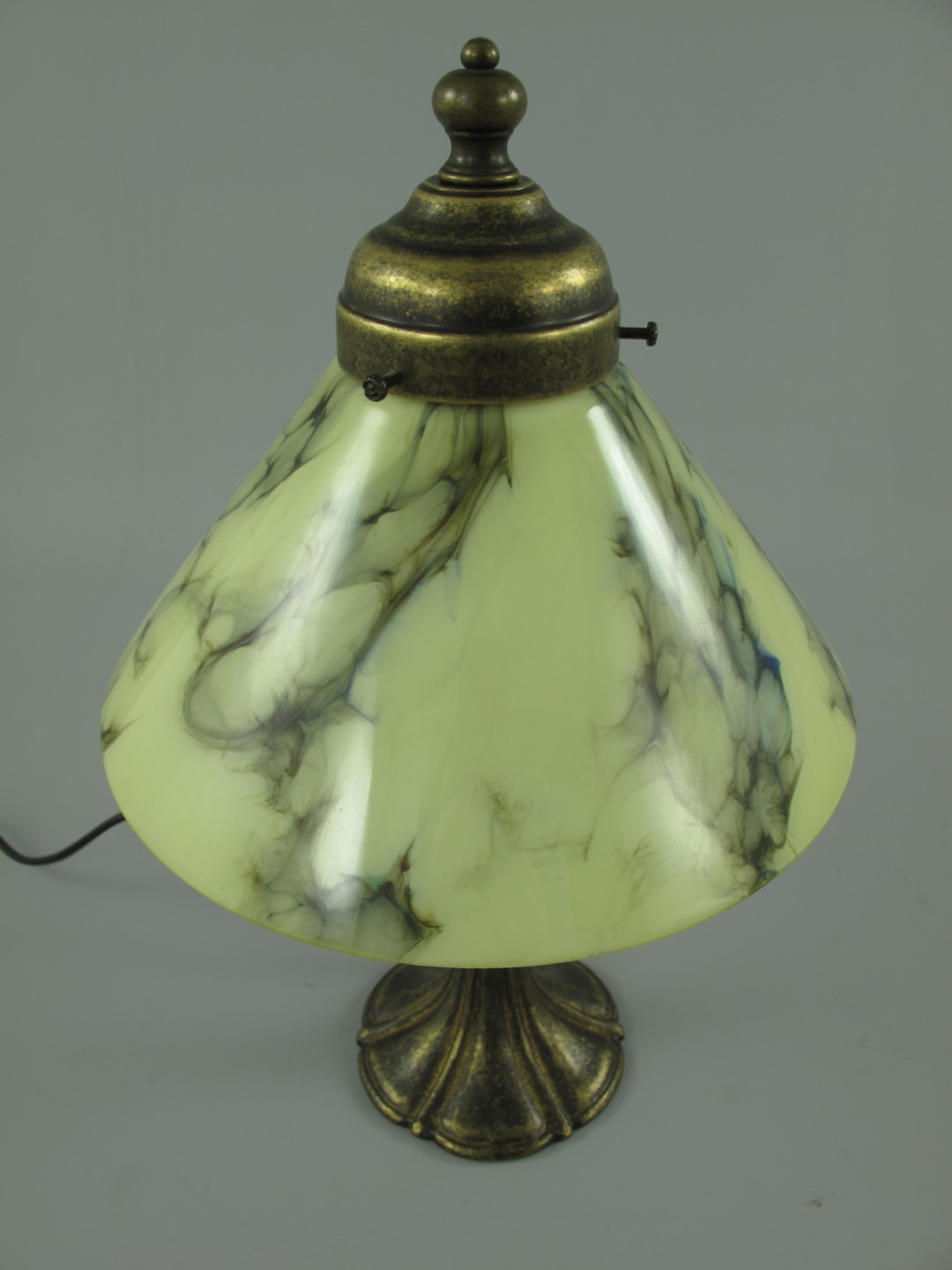 Lampe Ministerielle Mit Glas Grün Und Struktur Messing Antiqued Stil Ingles 