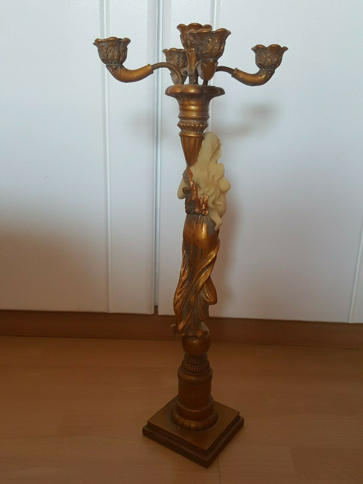 Kerzenständer 5 armiger Leuchter mit Skulptur