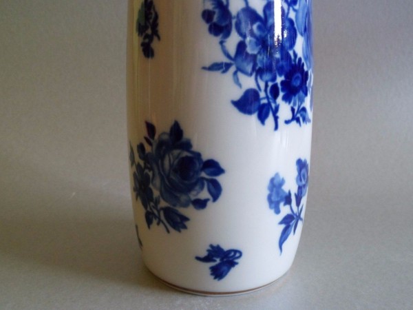 Royal KM Bavaria Vase blaue Rosen - 70er Jahre