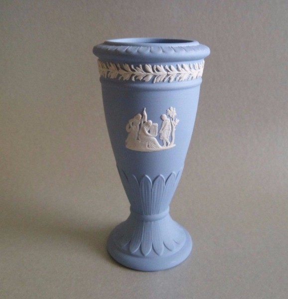 Wedgwood Vase Jasperware hellblau | 12 cm